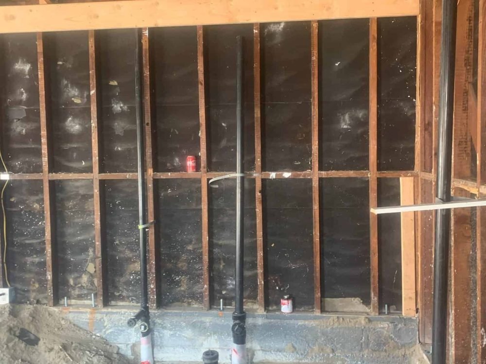 Instalación de plomería en construcción residencial en M&X Construction, servicio de calidad y experiencia en obras nuevas y remodelaciones en MX.